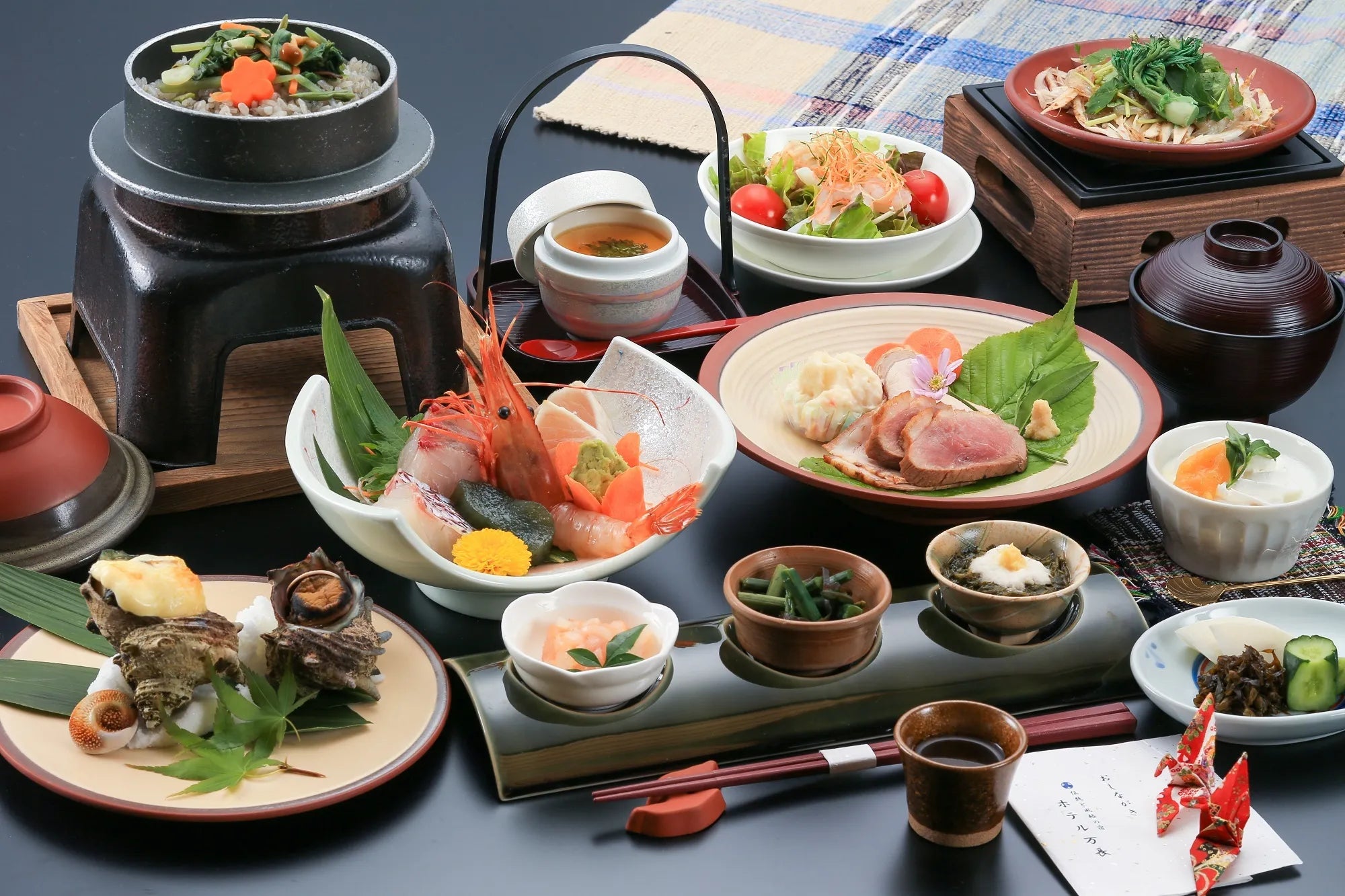 伝統と風格の宿 ホテル万長
30,000円宿泊券