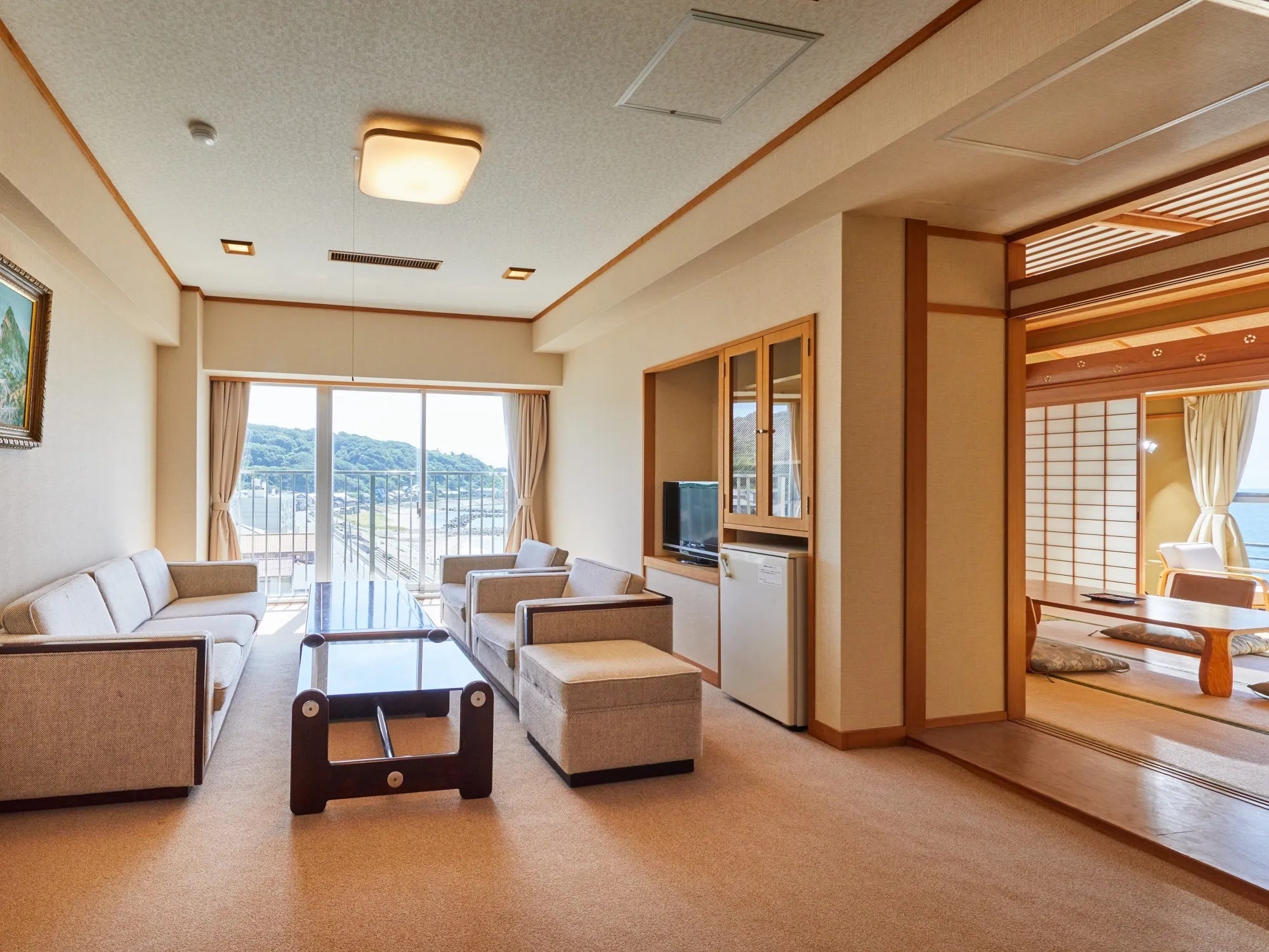 伝統と風格の宿 ホテル万長
15,000円宿泊券